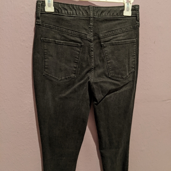 Black High-Waisted Jeans - Picture 3 of 4